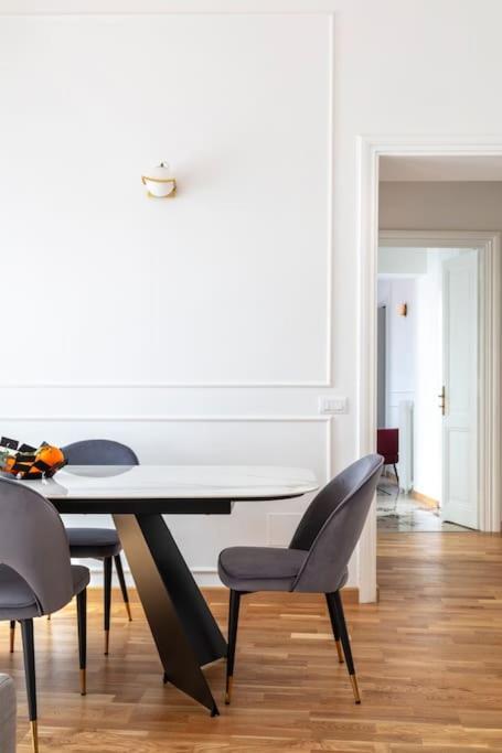 Sjr Luxury Apartment Trevi Fountain Roma Esterno foto