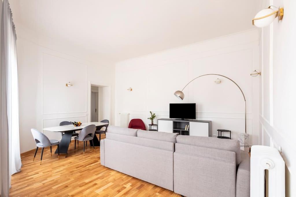 Sjr Luxury Apartment Trevi Fountain Roma Esterno foto