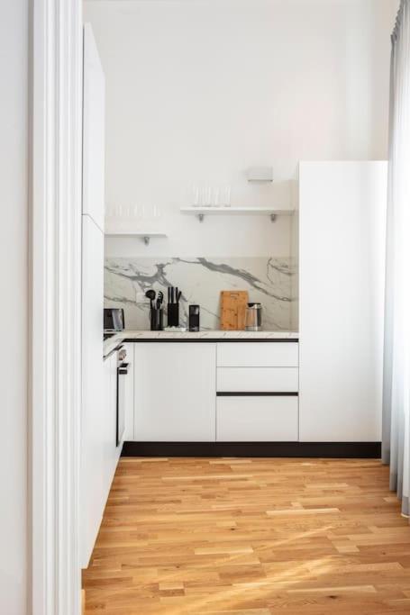 Sjr Luxury Apartment Trevi Fountain Roma Esterno foto